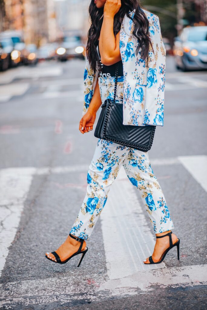 chic-floral-outfit