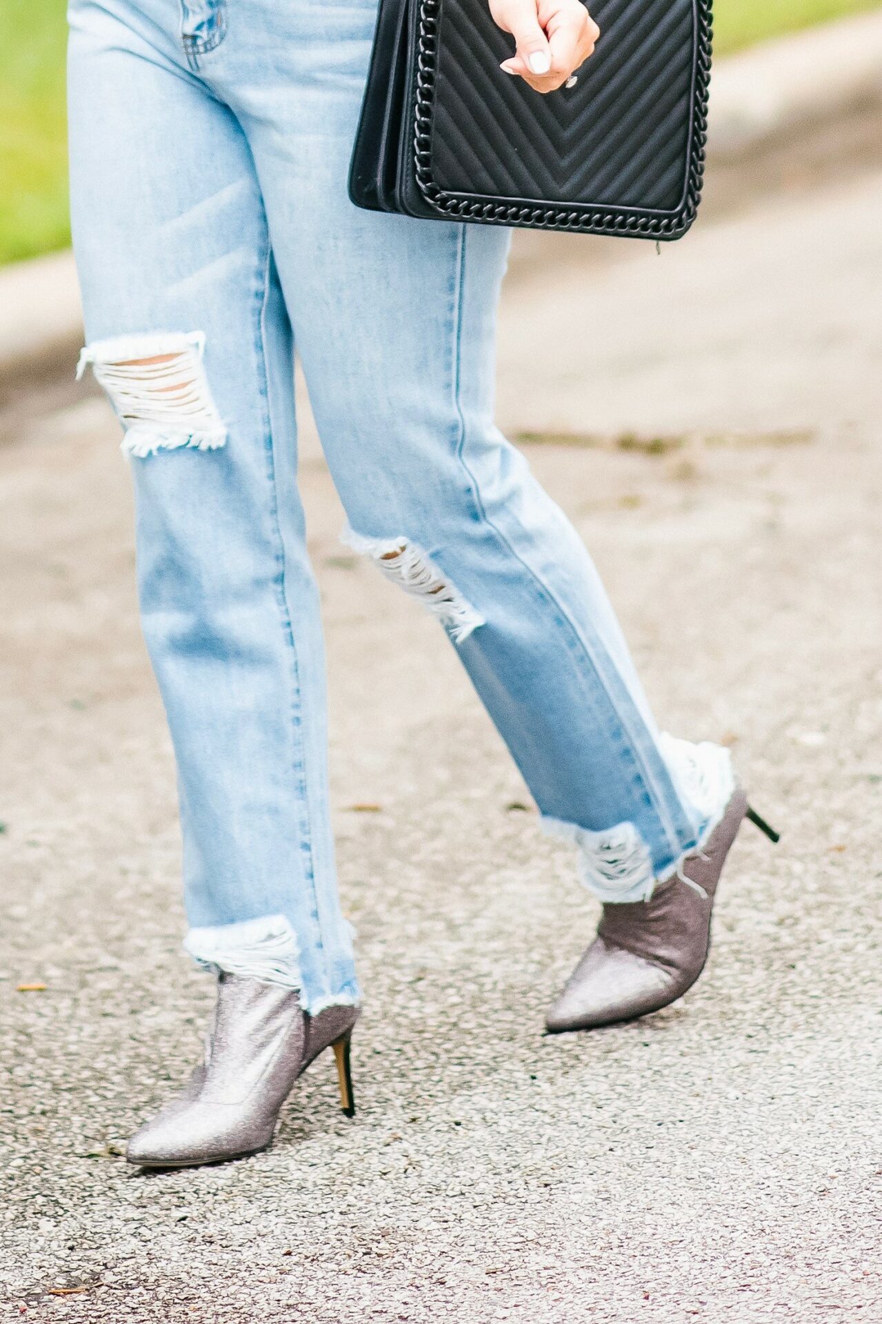 silver-booties-with-jeans