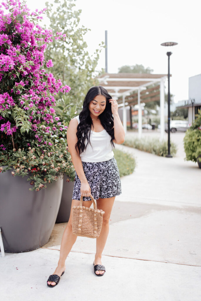 neutral summer shorts outfits