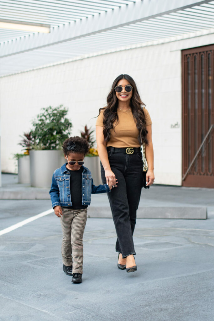 chic mom outfits
