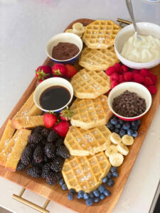 how to make a breakfast board