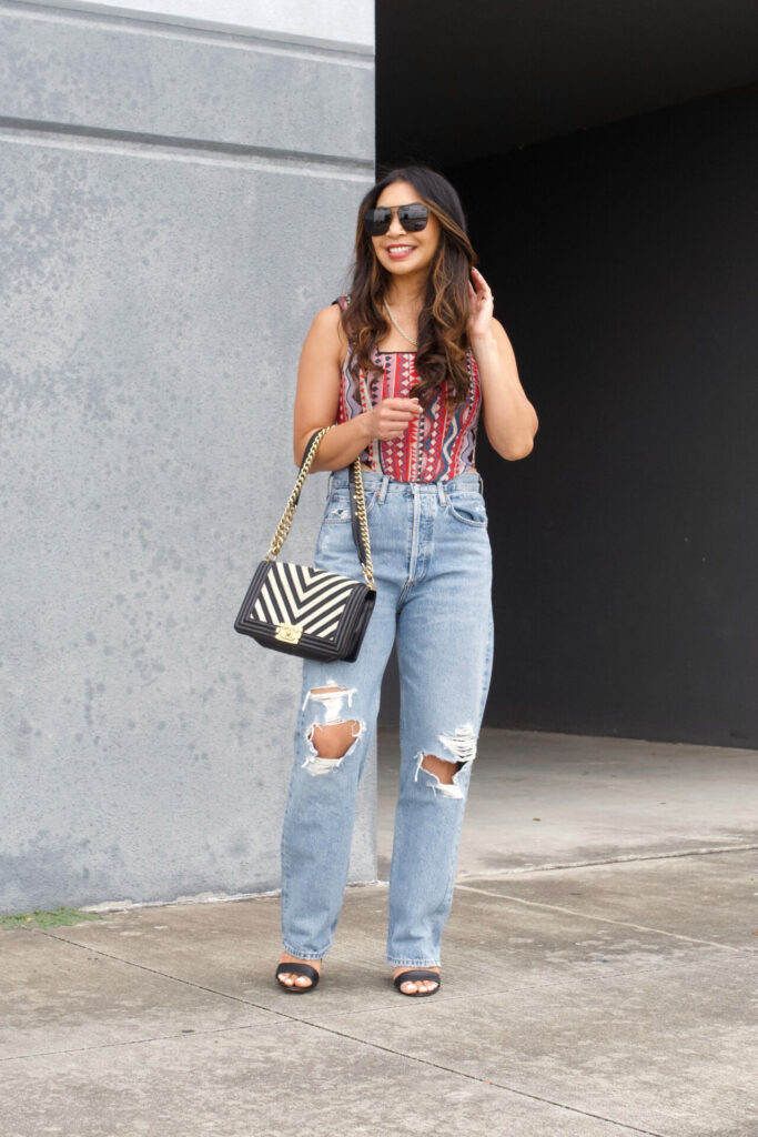 how to style girlfriend jeans